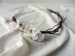 Corona de flores para novia boda ibicenca